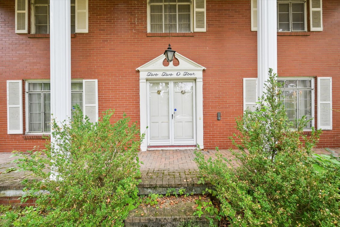 Image for Minimum Bid $150,000 Online Auction 2204 Talmadge Rd. Toledo, OH 43606