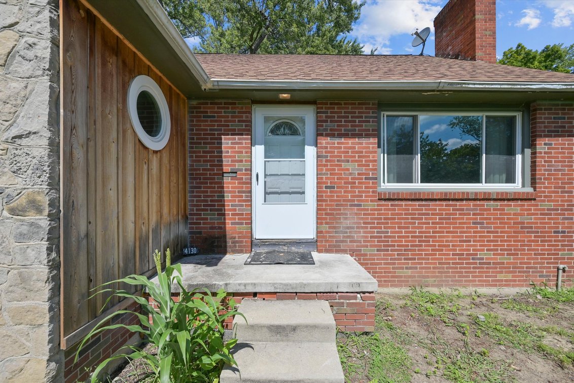 Image for Minimum Bid $99,900 Online Auction 4130 Dorchester Dr. Toledo, OH 43607
