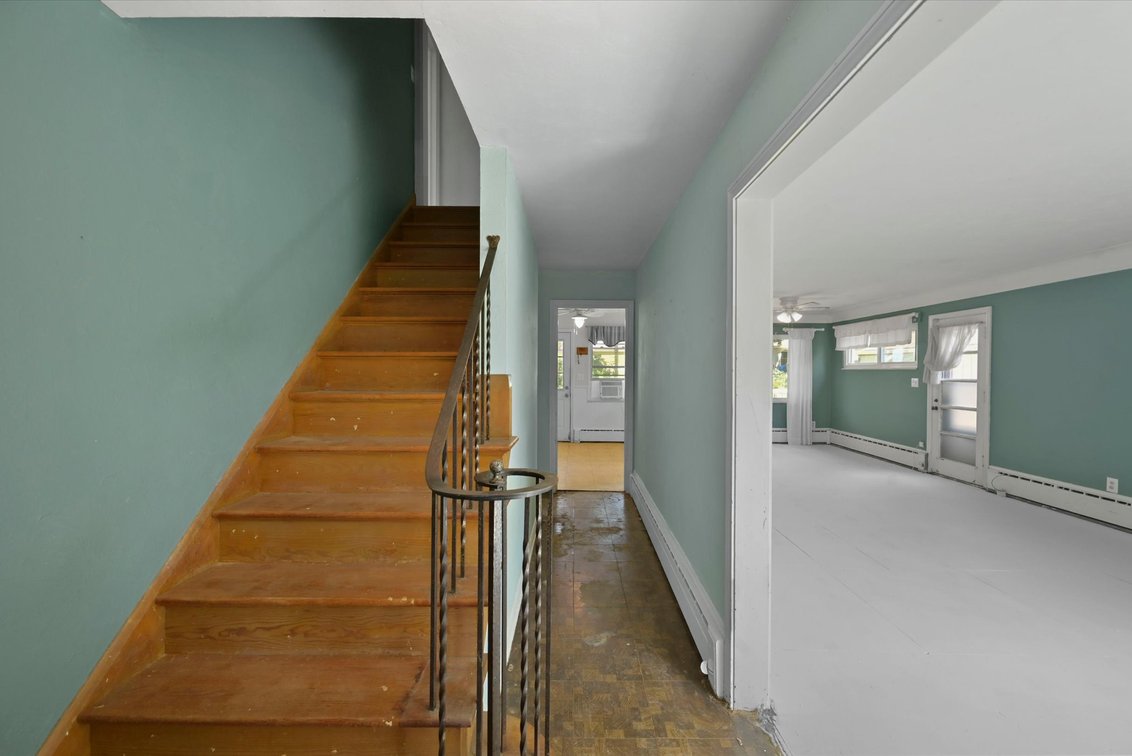 Image for Minimum Bid $99,900 Online Auction 4130 Dorchester Dr. Toledo, OH 43607