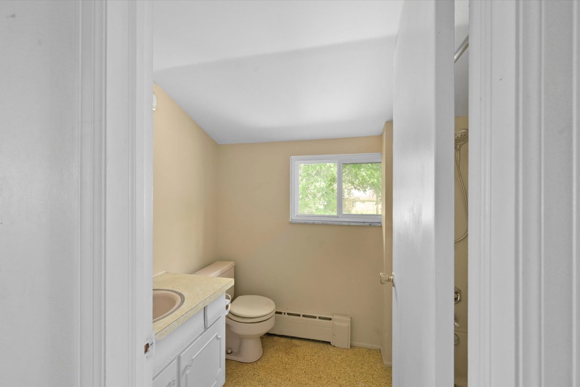 Image for Minimum Bid $99,900 Online Auction 4130 Dorchester Dr. Toledo, OH 43607