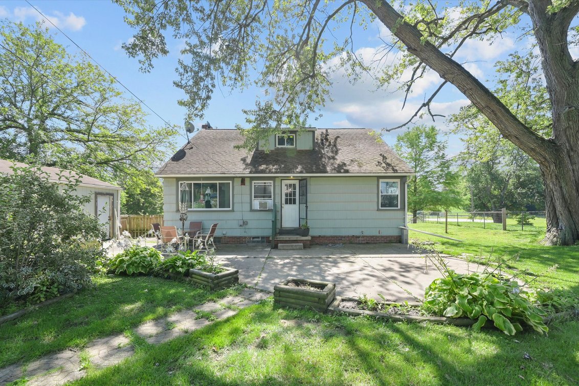 Image for Minimum Bid $99,900 Online Auction 4130 Dorchester Dr. Toledo, OH 43607