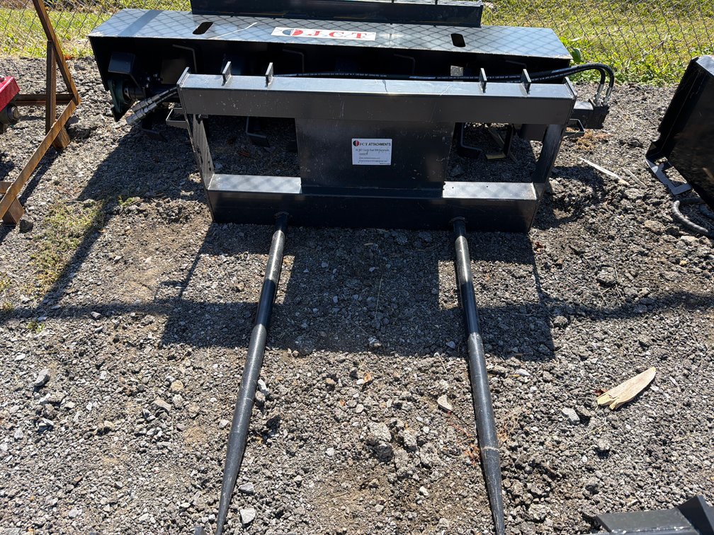 JCT Dual Prong Bale Spear