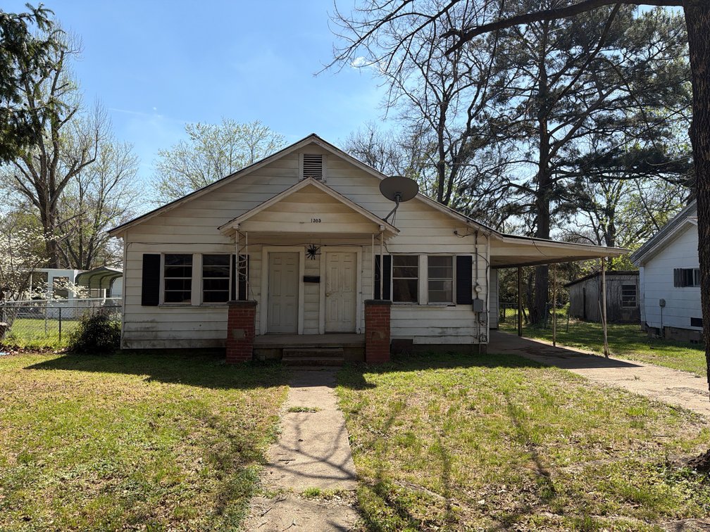 1305 W. Race Ave., Searcy, AR