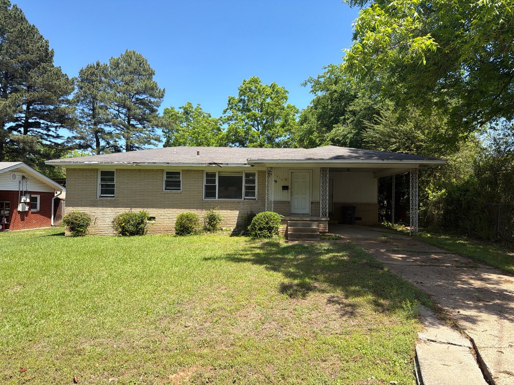 1810 W. Center Ave., Searcy, AR