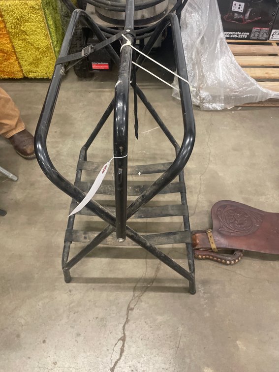 Metal Saddle Stand
