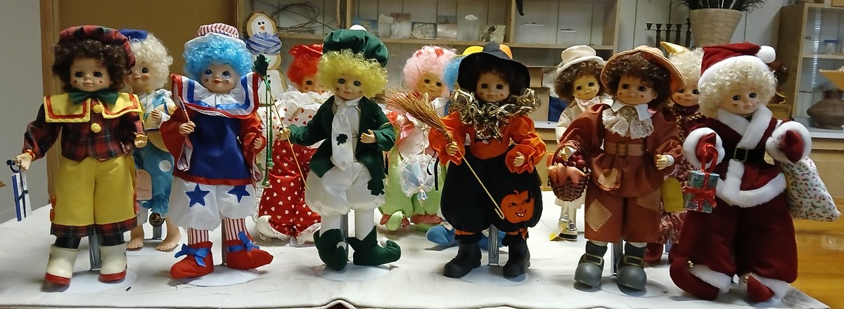 12 Limited Edition Calendar Dolls