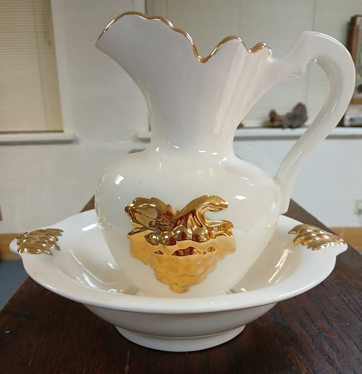 Water Pitcher & Basin