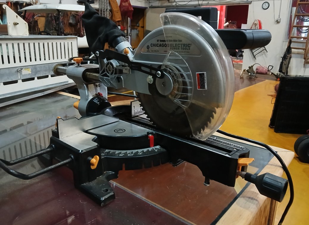 Chicago Electric 10" Miter Saw
