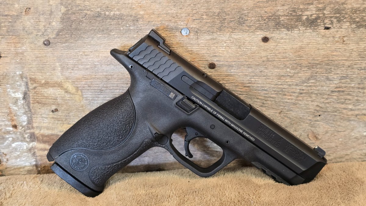 Smith & Wesson - M&P 9 - 9MM