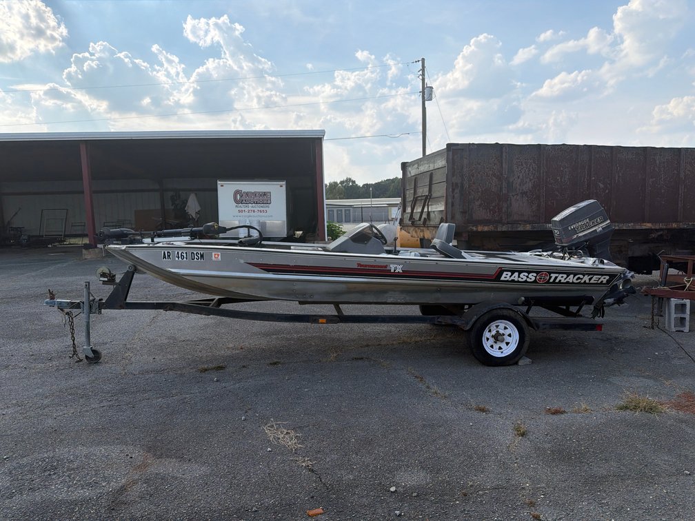 Bass Tracker 17' Boat w/ Motor