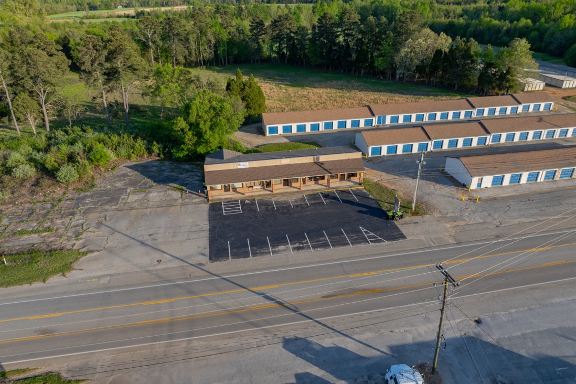 Image for Well Maintained Fully Leased Commercial Multi-Tenant Office Building in South Hill, VA--ONLINE ONLY BIDDING!!