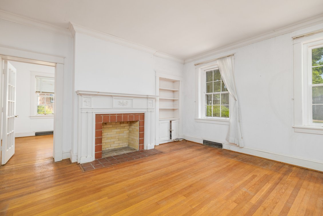 Image for Stately 6 BR/2 BA Solid Brick Home w/Large 4 Bay Garage on 1.69 +/- Acres in Mecklenburg County, VA--SELLING to the HIGHEST BIDDER via ONLINE ONLY BIDDING!!