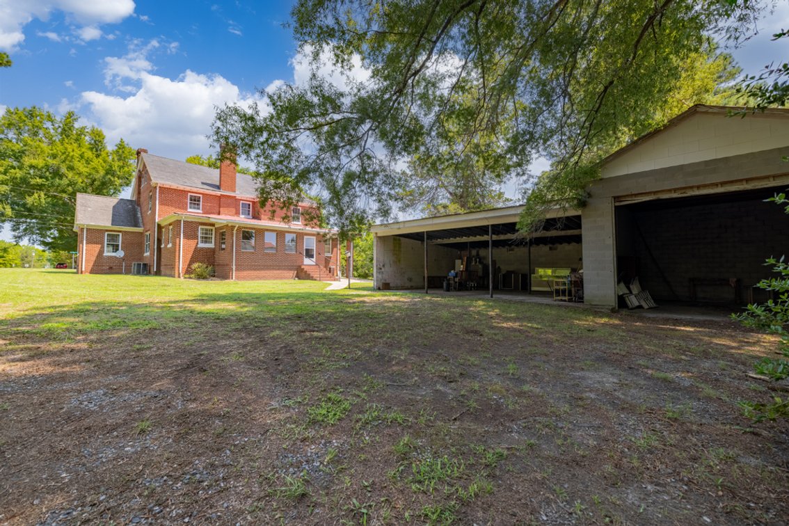 Image for Stately 6 BR/2 BA Solid Brick Home w/Large 4 Bay Garage on 1.69 +/- Acres in Mecklenburg County, VA--SELLING to the HIGHEST BIDDER via ONLINE ONLY BIDDING!!