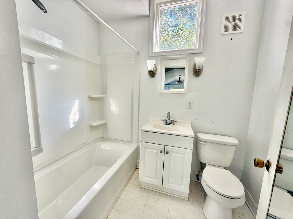 Image for 4 BR/2 BA Home Nestled Between Monroe Bay & The Potomac River in Downtown Colonial Beach, VA--SELLING to the HIGHEST BIDDER via ONLINE ONLY BIDDING!!