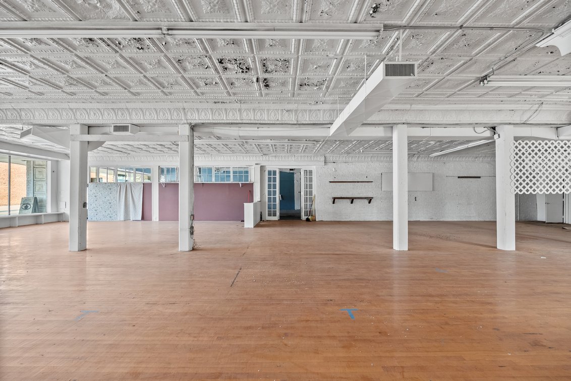 Image for HIGH BID HAS BEEN SUBMITTED FOR BANK APPROVAL: Large Commercial 2 Story Building in Downtown Historic Appomattox, VA--ONLINE ONLY BIDDING