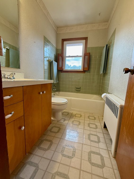 Image for 3 BR/2 BA Brick Home w/Basement Fronting Pond & Views of Mattox Creek in Colonial Beach, VA--SELLING to the HIGHEST BIDDER!!