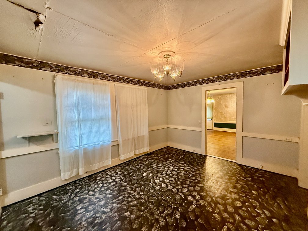 Image for 3 BR/2 BA Home (circa 1829) w/Business Zoning on Main Street in Downtown Madison, VA--SELLING to the HIGHEST BIDDER via ONLINE ONLY BIDDING!!