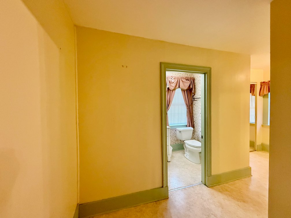 Image for 3 BR/2 BA Home (circa 1829) w/Business Zoning on Main Street in Downtown Madison, VA--SELLING to the HIGHEST BIDDER via ONLINE ONLY BIDDING!!
