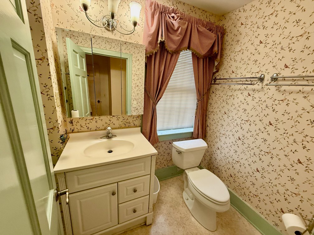Image for 3 BR/2 BA Home (circa 1829) w/Business Zoning on Main Street in Downtown Madison, VA--SELLING to the HIGHEST BIDDER via ONLINE ONLY BIDDING!!