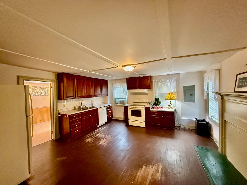 Image for 3 BR/2 BA Home (circa 1829) w/Business Zoning on Main Street in Downtown Madison, VA--SELLING to the HIGHEST BIDDER via ONLINE ONLY BIDDING!!