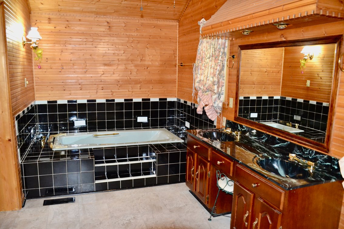 Image for 3 BR/3.5 BA Brick Single-Level Home w/Brick Shop/Garage & Storage Building on .97 +/- Acres in Spotsylvania County, VA--SELLING to the HIGHEST BIDDER!!
