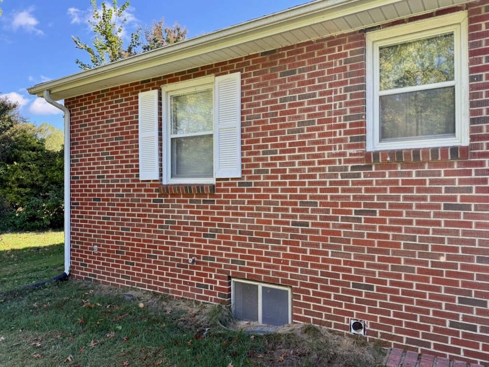 Image for 3 BR/1.5 BA Home w/Basement & Garage/Shop in the Desirable Country Club Hills Neighborhood of Purcellville, VA (Loudoun County)