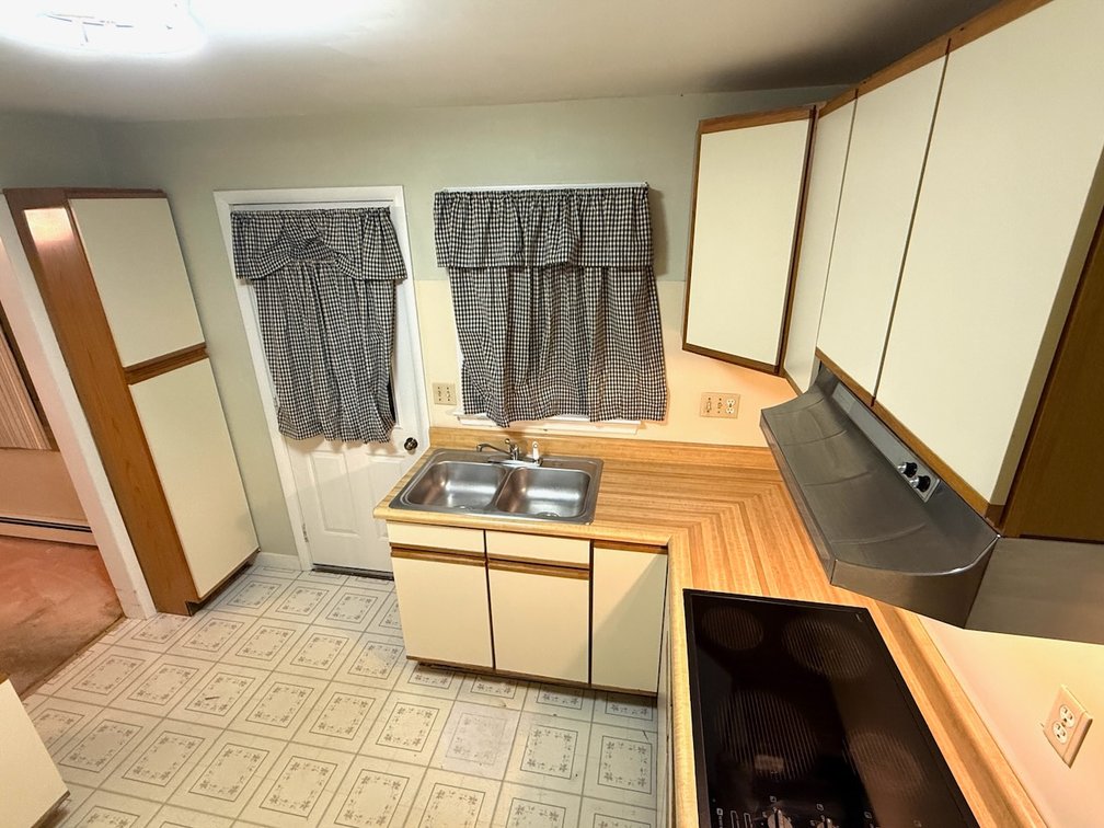 Image for 3 BR/1.5 BA Home w/Basement & Garage/Shop in the Desirable Country Club Hills Neighborhood of Purcellville, VA (Loudoun County)