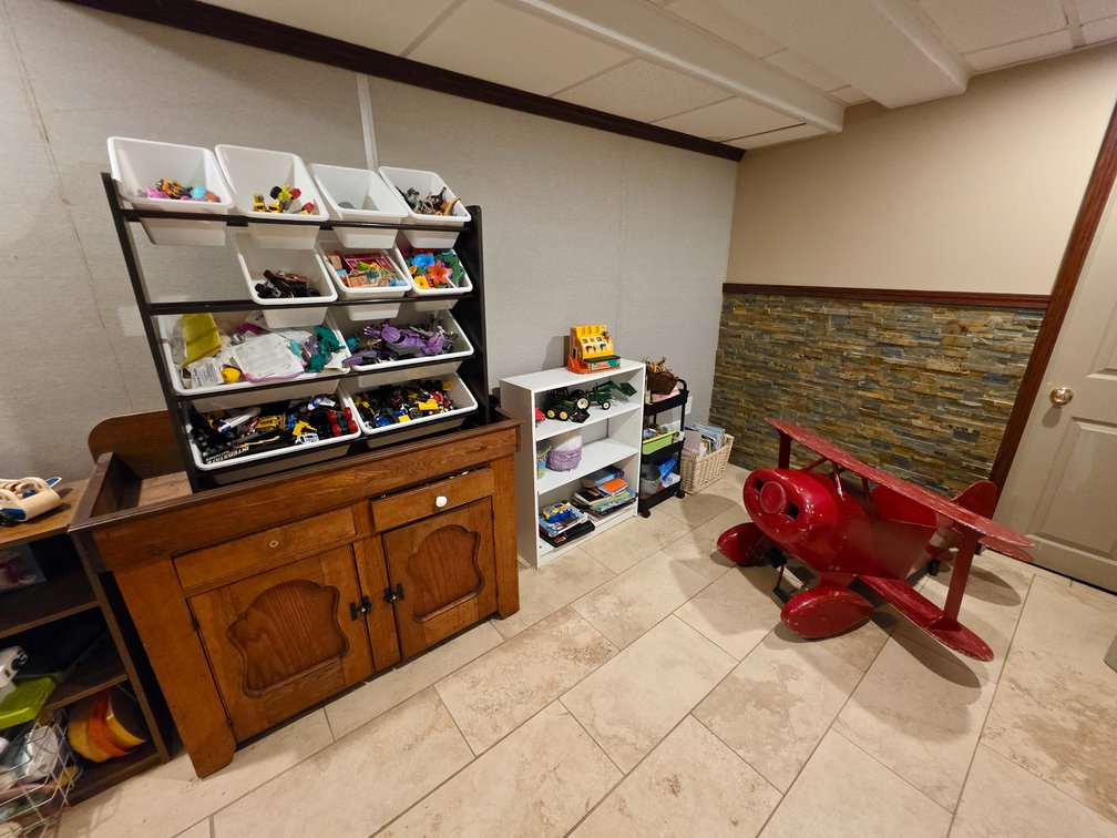 Image for 3 BR/1.5 BA Colonial Style Home on .73 +/- Acre Lot w/Partially Finished Basement & Fenced Backyard in Botetourt County, VA--ONLINE ONLY BIDDING!!