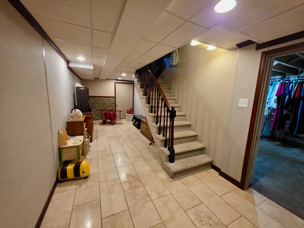Image for 3 BR/1.5 BA Colonial Style Home on .73 +/- Acre Lot w/Partially Finished Basement & Fenced Backyard in Botetourt County, VA--ONLINE ONLY BIDDING!!