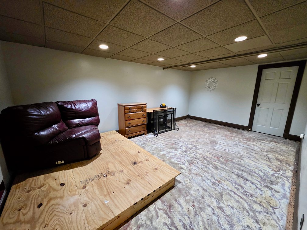 Image for 3 BR/1.5 BA Colonial Style Home on .73 +/- Acre Lot w/Partially Finished Basement & Fenced Backyard in Botetourt County, VA--ONLINE ONLY BIDDING!!