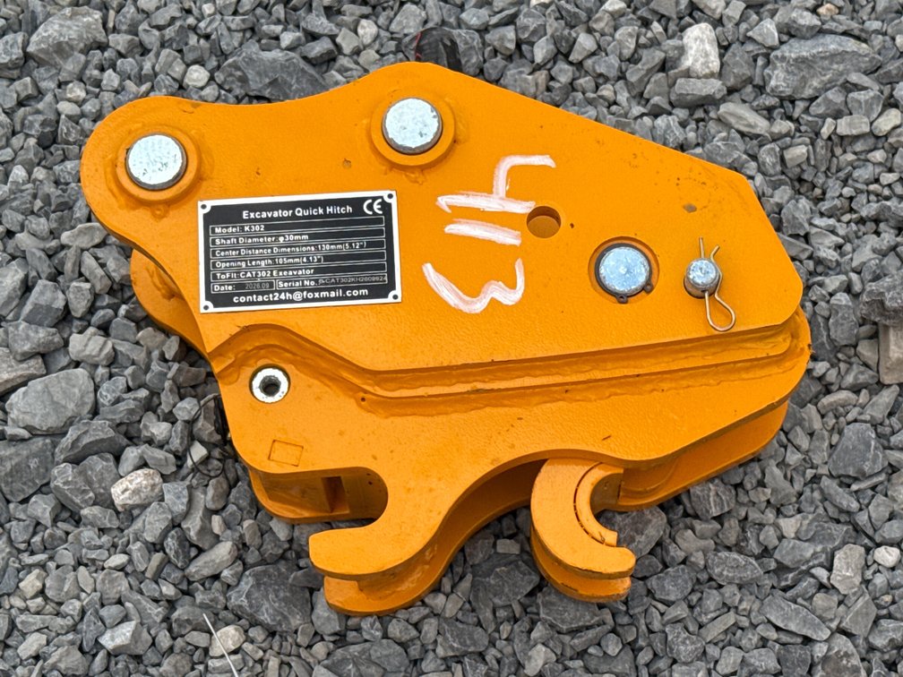 K302 Excavator Quick Hitch – Fits CAT 302