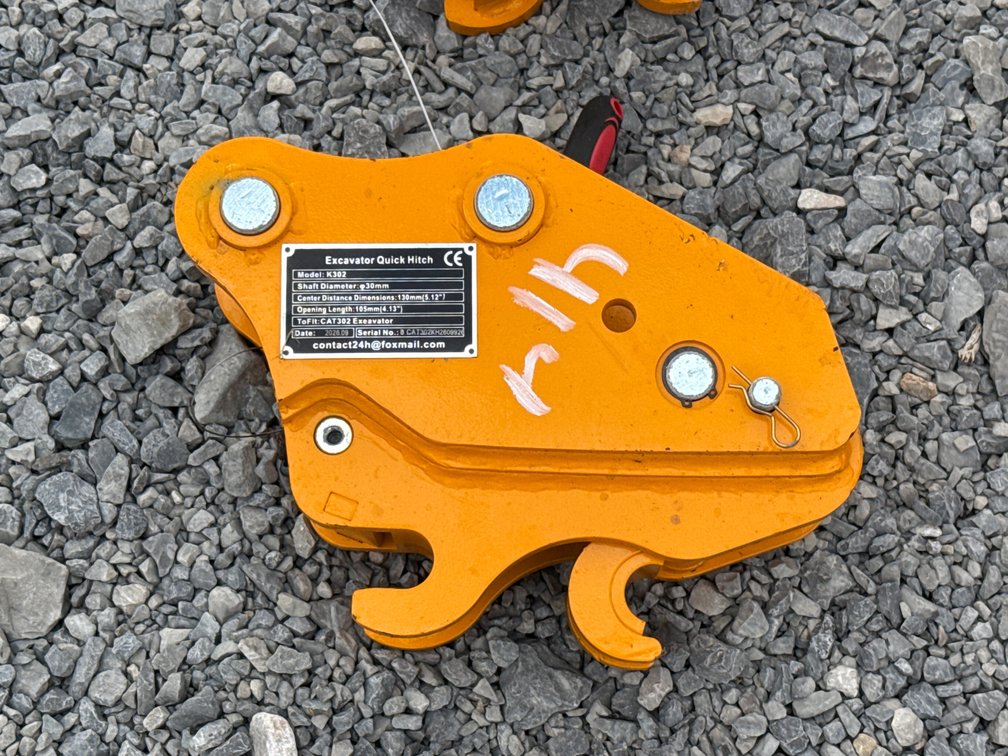 K302 Excavator Quick Hitch – Fits CAT 302