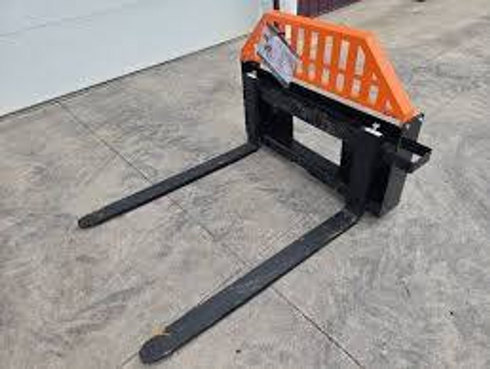 SKID STEER PALLET FORK