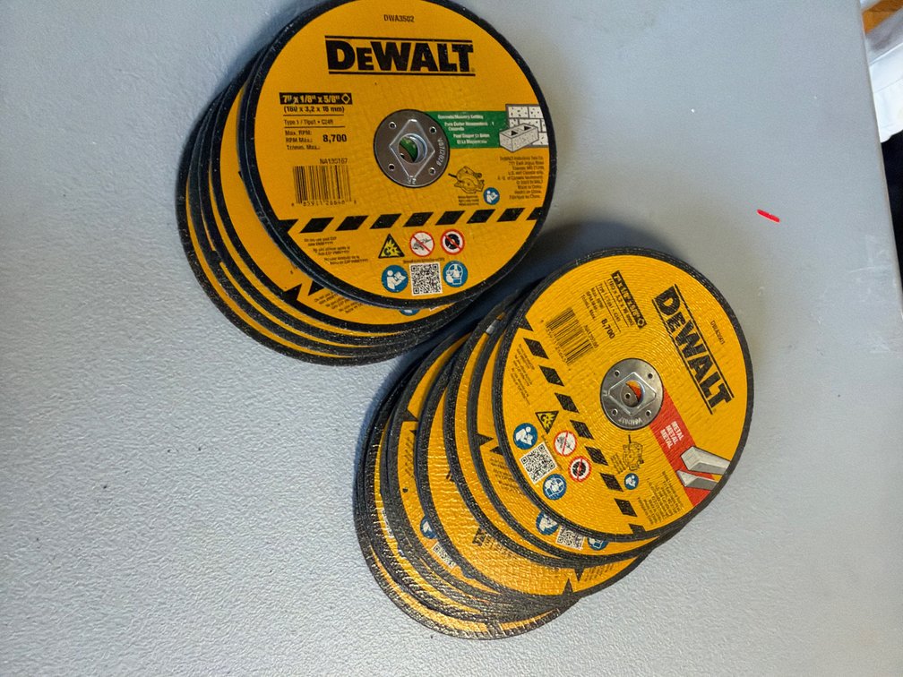 Lot of DeWalt Metal and Concrete Cutting Wheels