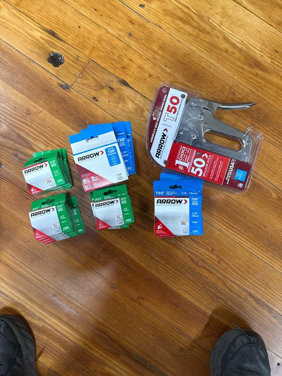 Staple gun & staples