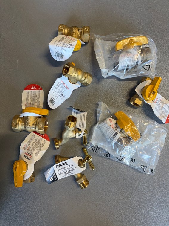 Lot of Valves and Bibbs
