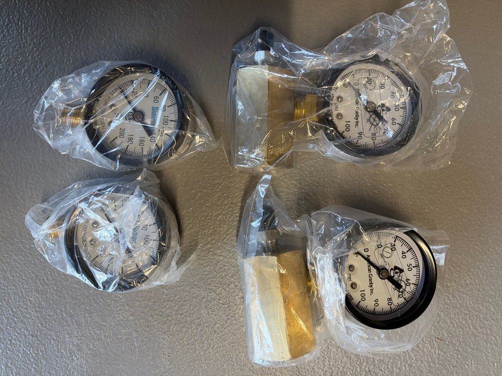 Lot of Gauges