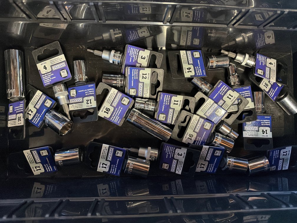 Lot of Sockets
