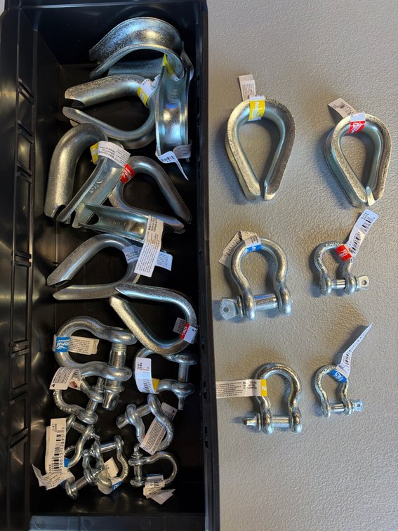 Lot of anchor shackles and wire thimbles