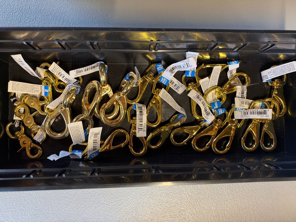 Lot of brass swivel bolt snap hooks