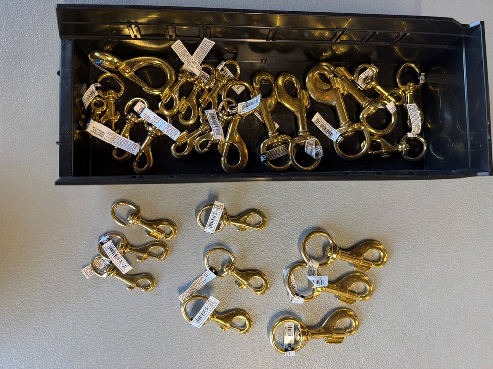 Lot of brass snap hooks