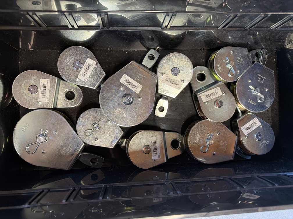 Lot of Single Pulleys