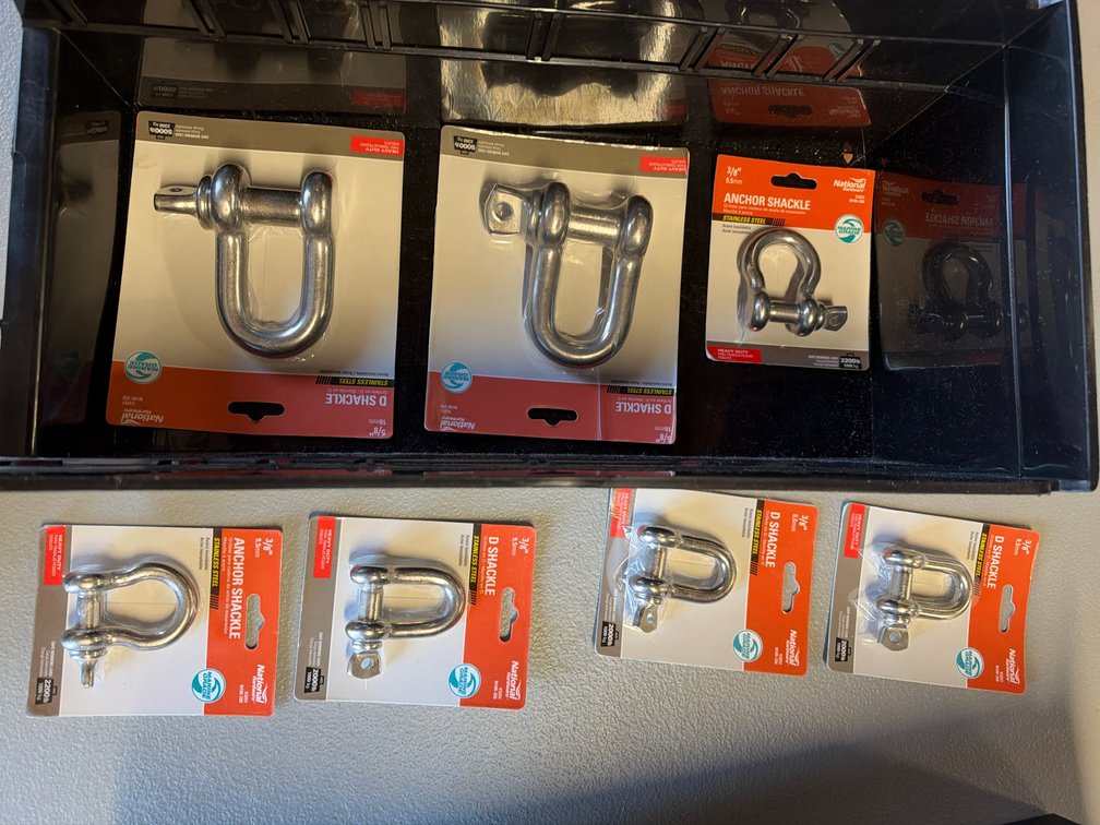 Lot of D and Anchor Shackles