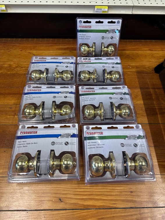 Lot of door knobs