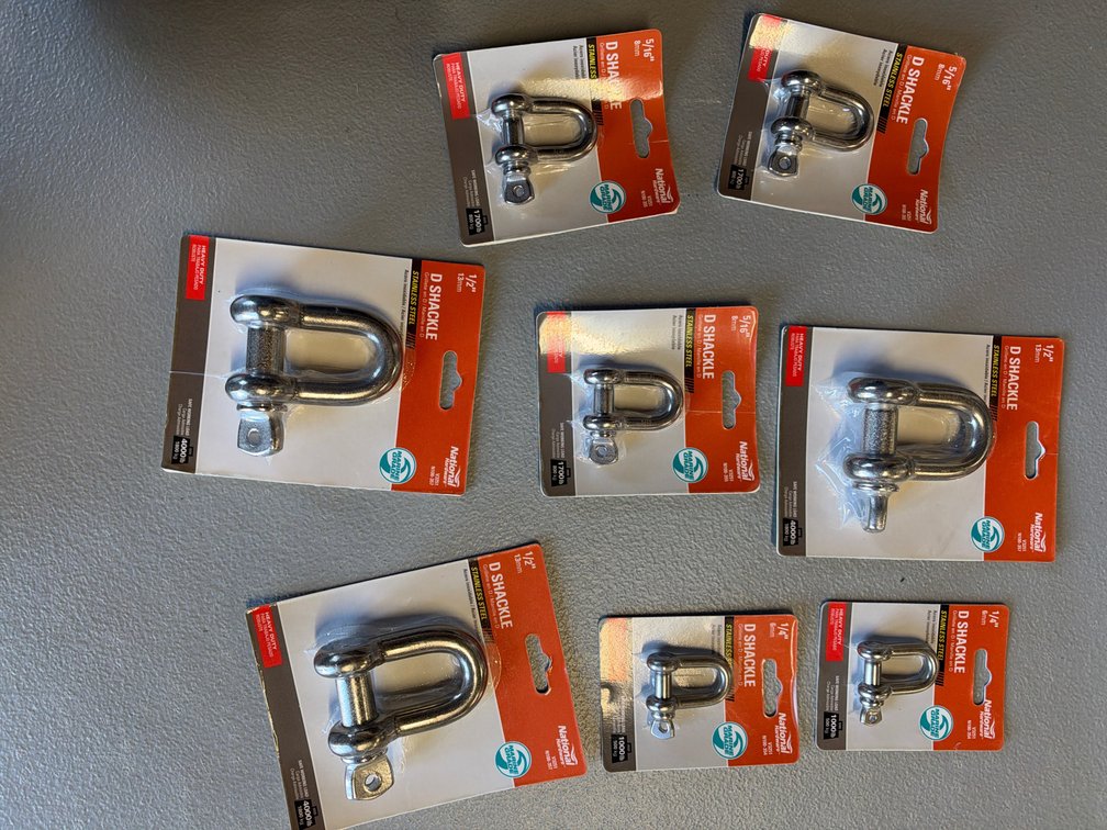 Lot of D Shackles
