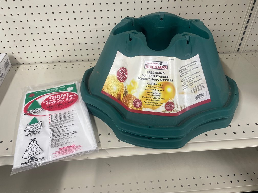 Lot of tree stands and removal bag