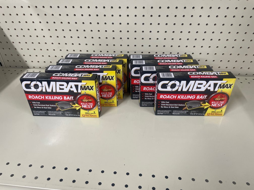 Lot of roach killing bait