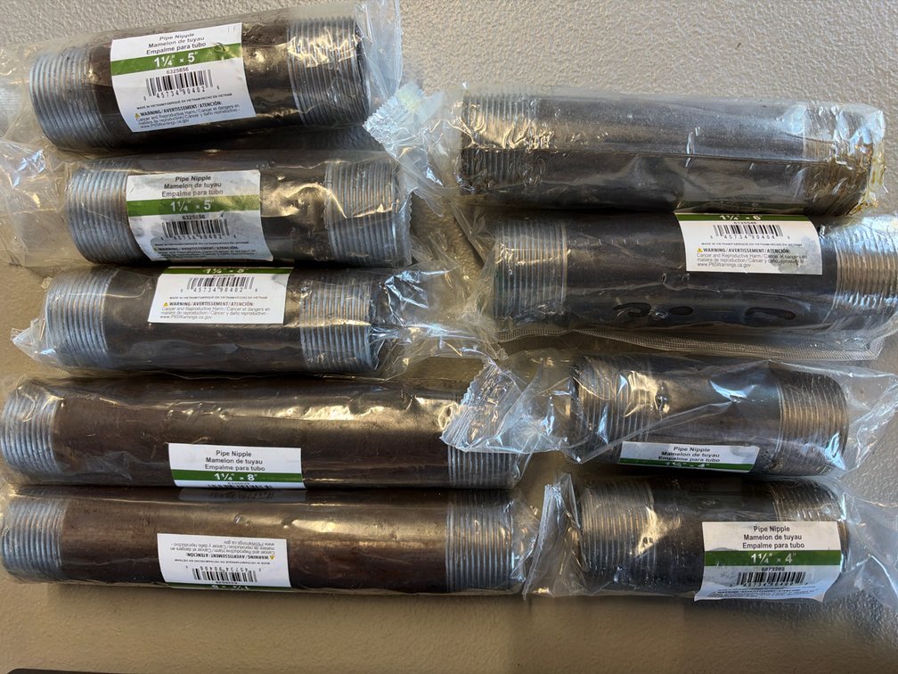 Lot of Pipe Nipples