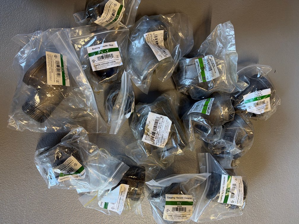 Lot of assorted pipe parts