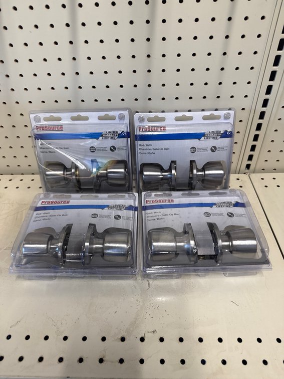 Lot of doorknobs